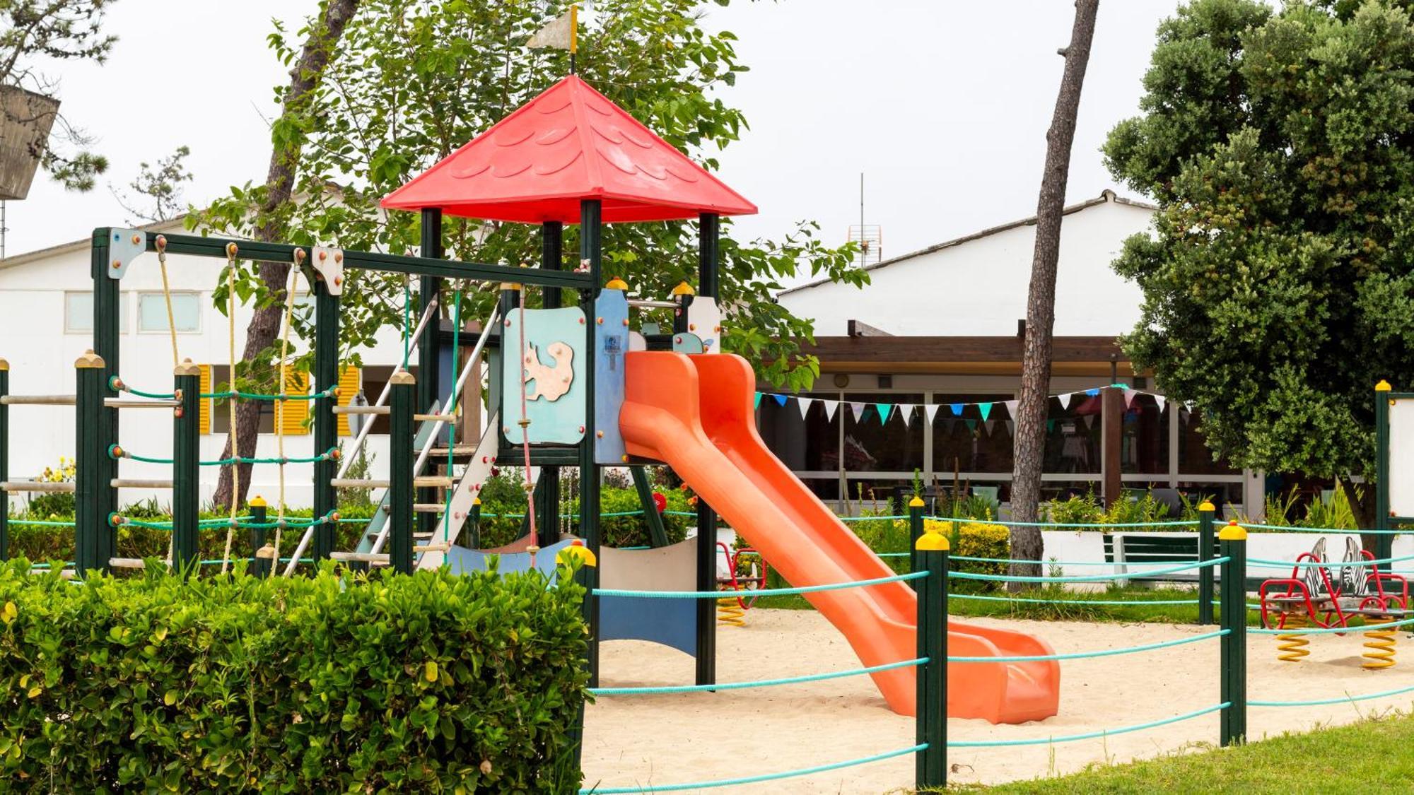 Готель Parque De Campismo Orbitur Gala Фігейра-да-Фош Екстер'єр фото